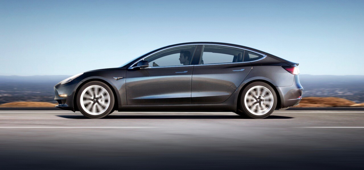 Prvá jazda: Model 3 ponúka nadšenie z Tesly v skvelom malom balení