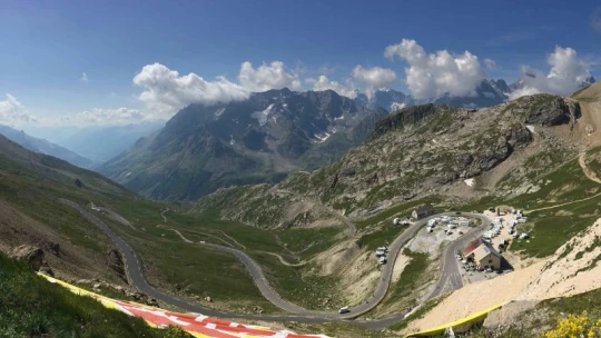 Ako sme išli na legendárne alpské kopce Tour de France na bicykli