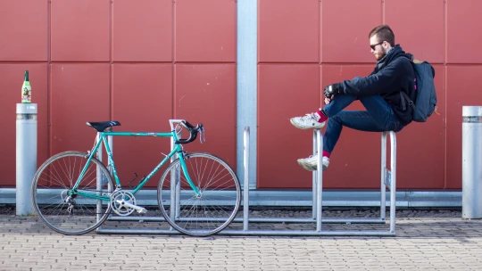 Batohy môžu byť tiež hi-tech. Päť smart ruksakov pre každého