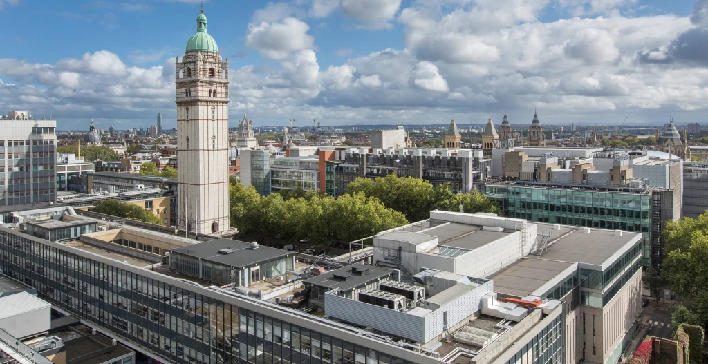 Študuje na Imperial College. Odpovedá, ako zvládnuť prihlášku na britskú univerzitu