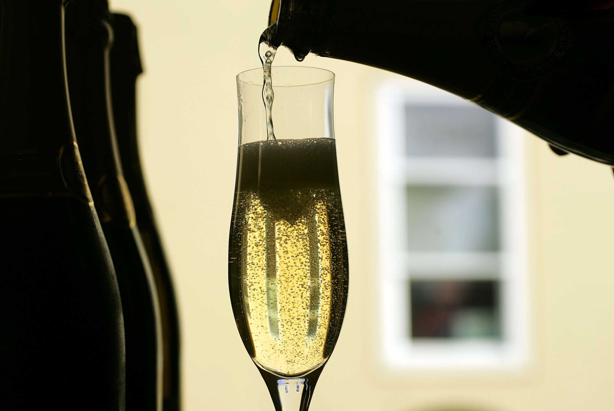 Čo otvoriť na Silvestra: lacné Champagne či niečo iné?