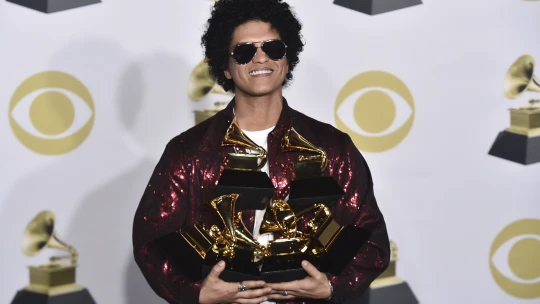 FOTO: Ako to vyzeralo na Grammy? Náruč cien si odniesol Bruno Mars