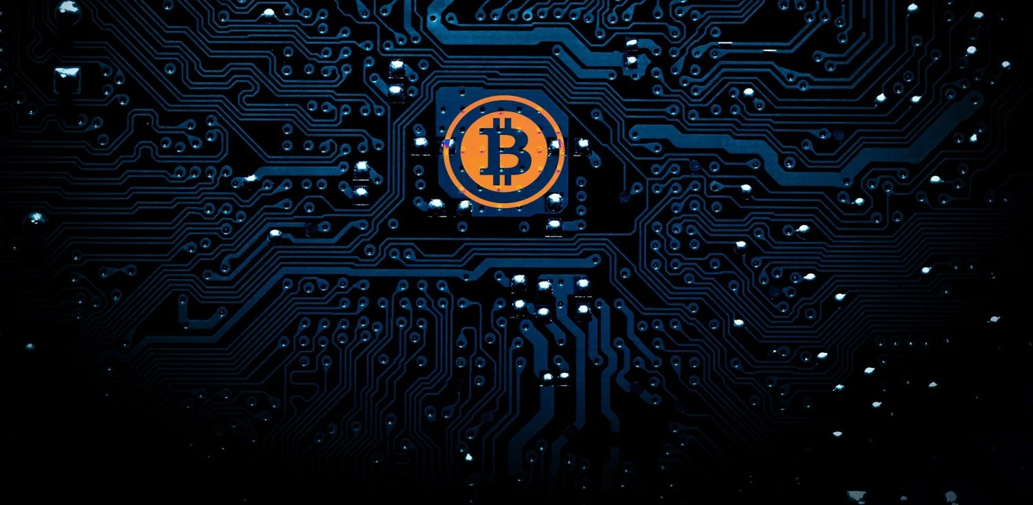 Bitcoin posilnil. Krach dvoch amerických bánk by nemal podkopať krypto, hovoria analytici