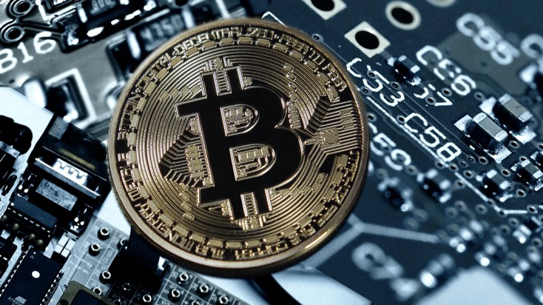 Posledný odkaz vynálezcu bitcoinu. Pred 10 rokmi sa odmlčal tajomný Satoši Nakamoto