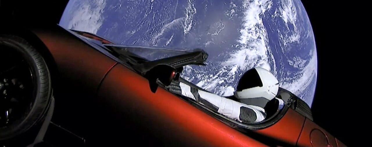 FOTO: Auto vo vesmíre. Takto vyzeral štart Muskovej najsilnejšej rakety