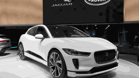 Jaguar Land Rover pravdepodobne zruší do dvoch rokov 4-tisíc miest