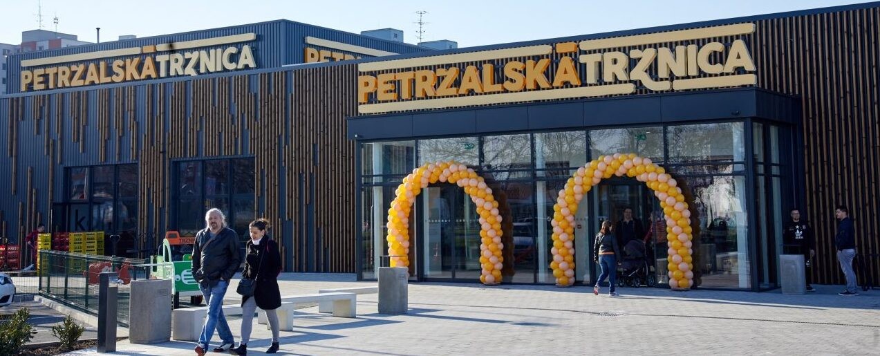 REPORTÁŽ: Nová tržnica v Petržalke. Ponúkne aj susedské či knižné burzy