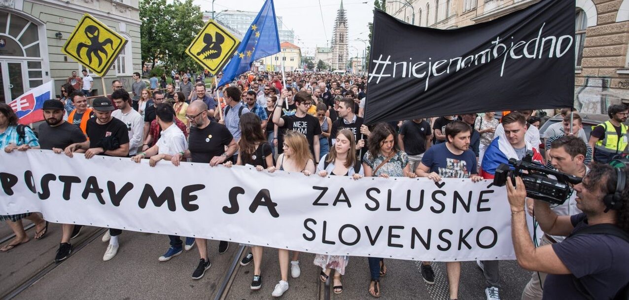 Koľko stojí revolúcia? Účet Za slušné Slovensko bude nad 70-tisíc
