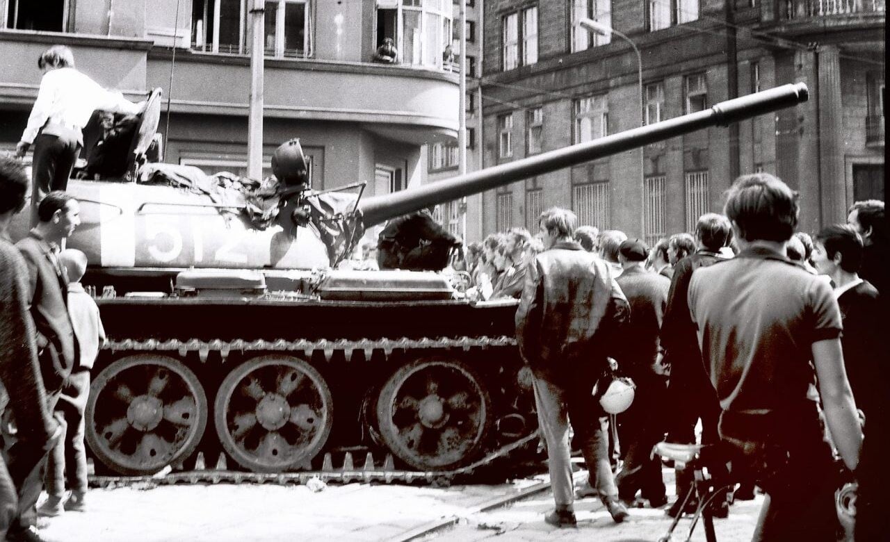 Okupácia v roku 1968: 5 dokumentov a kníh, ktoré vám ju vysvetlia