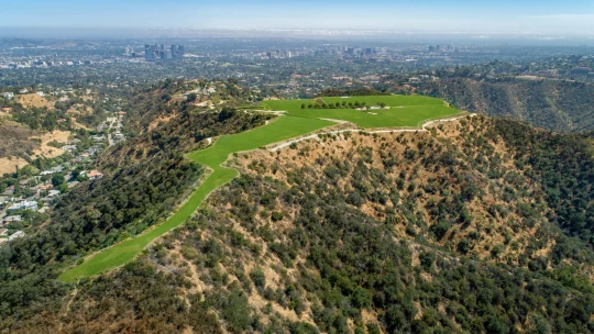 Najdrahší pozemok sveta je v Los Angeles. Jeho cena sa vyšplhala na miliardu dolárov