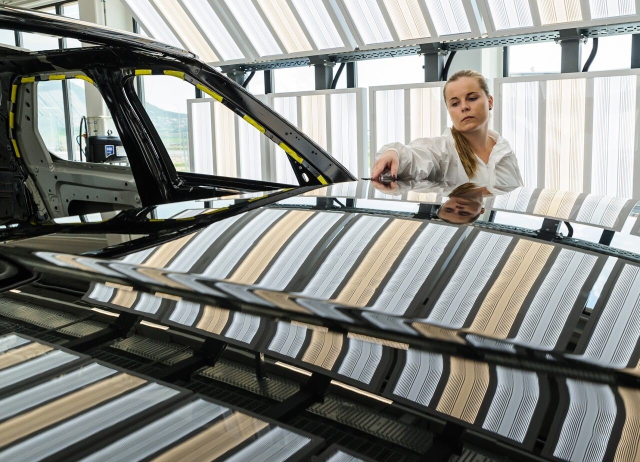 Slovenský automobilový priemysel prišiel o dve investície. Situáciu zhoršuje aj transakčná daň