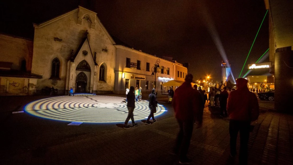 Stredoslováci majú svetelný festival. Ukáže kyvadlo ovládané dychom a hru s bublinami