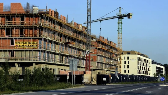 Počty dokončených bytov sa prepadli. Najmenej sa kolauduje v Košickom kraji