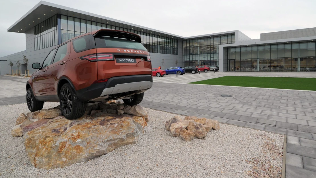 Jaguar Land Rover rozširuje výrobu. V Nitre začne vyrábať elektromobily