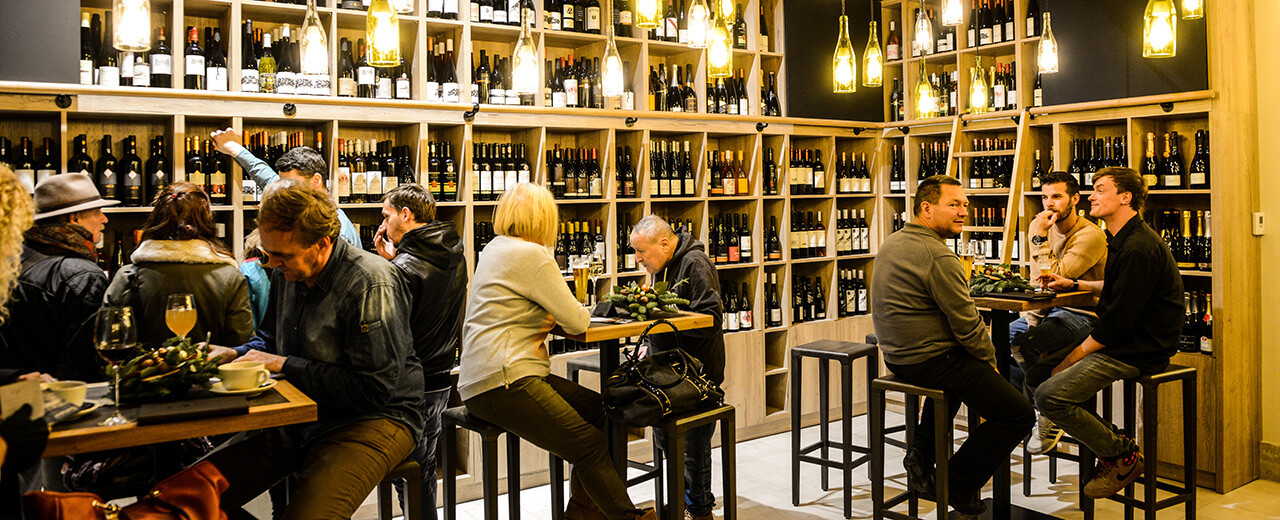 Vínotéka z Tatier expanduje do Bratislavy. Nový koncept spojil lokálne vína so zážitkovou gastronómiou
