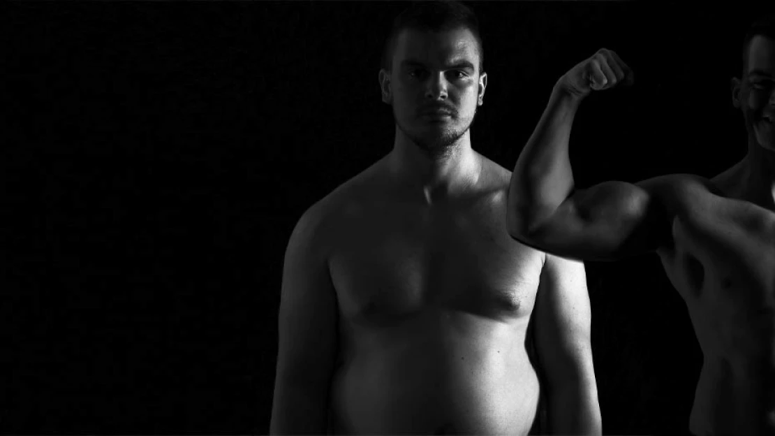 Tréner pribral 25 kíl, aby lepšie pochopil svojich obéznych klientov. Film o jeho premene ide do kín