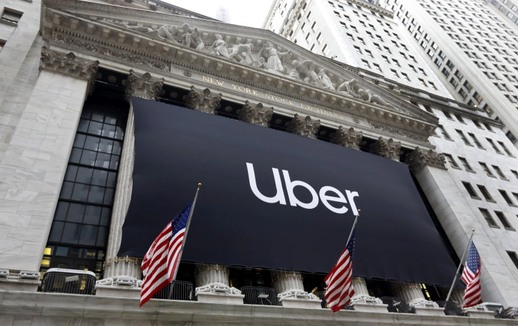 Ranný prehľad Forbes: Taxikári v Londýne žalujú Uber. V Austrálii vysúdili 165 miliónov eur