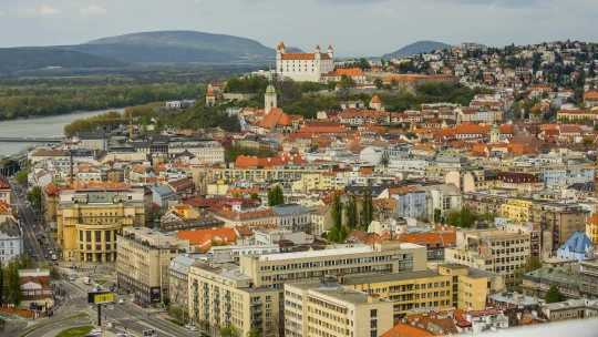 Nelichotivé miesto pre Slovensko. Odvodové zaťaženie práce máme štvrté najvyššie vo vyspelej Európe