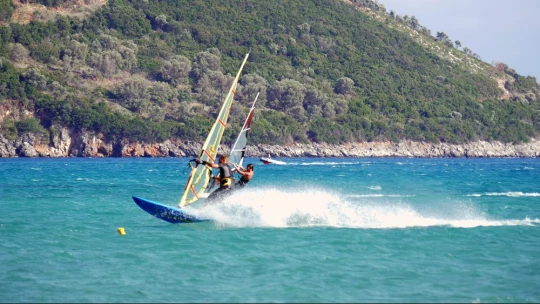 Raj windsurferov a milovníkov golfu. Fuerteventura ponúka prírodné krásy a teplé more po celý rok