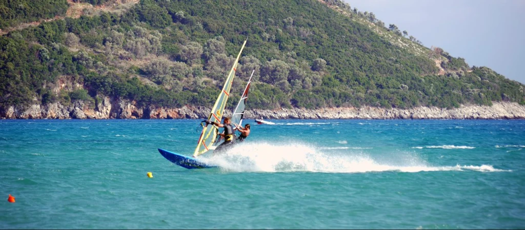 Raj windsurferov a milovníkov golfu. Fuerteventura ponúka prírodné krásy a teplé more po celý rok