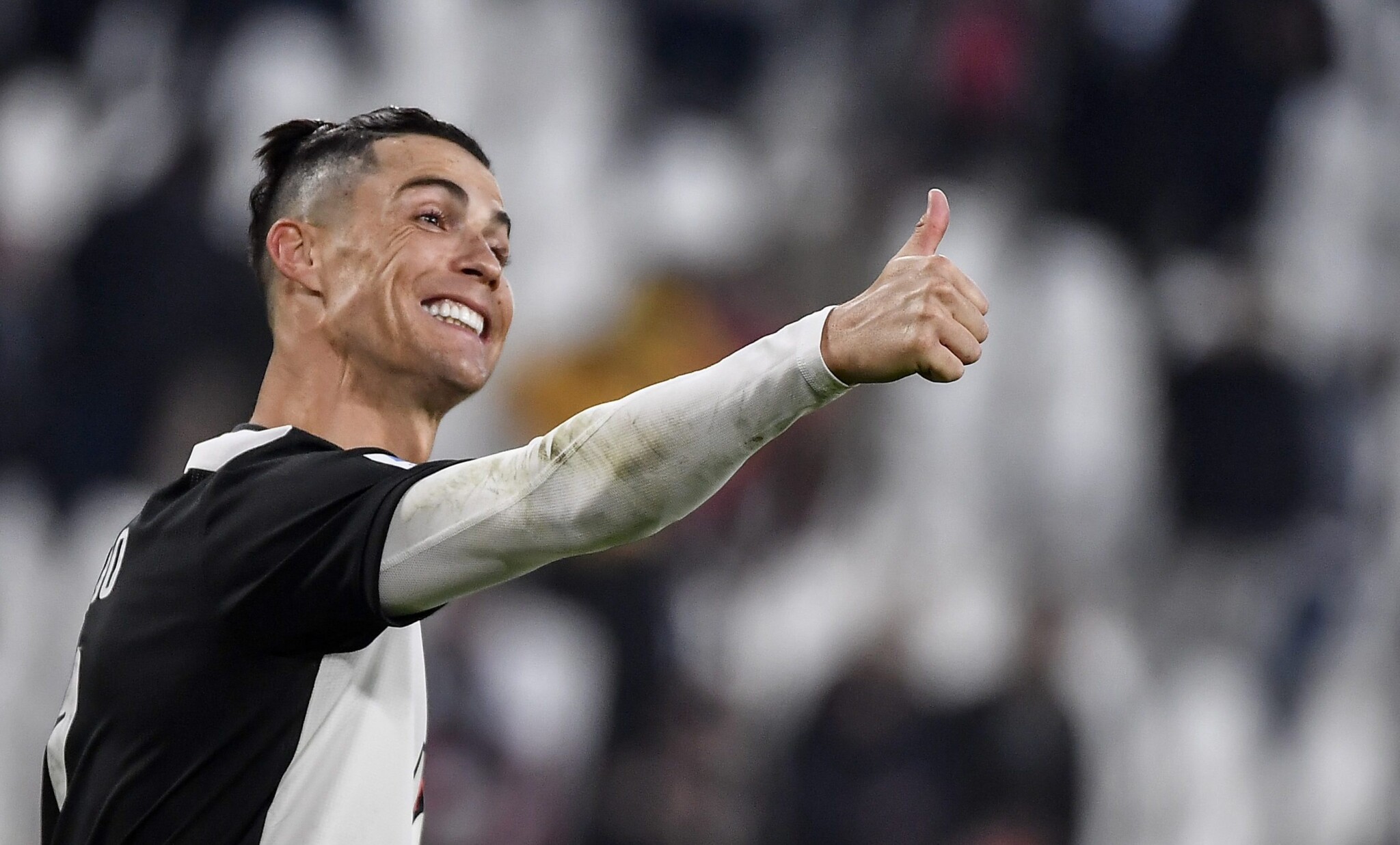 Cristiano Ronaldo opäť boduje. Na Instagrame ako prvý na svete dosiahol 200 miliónov sledovateľov