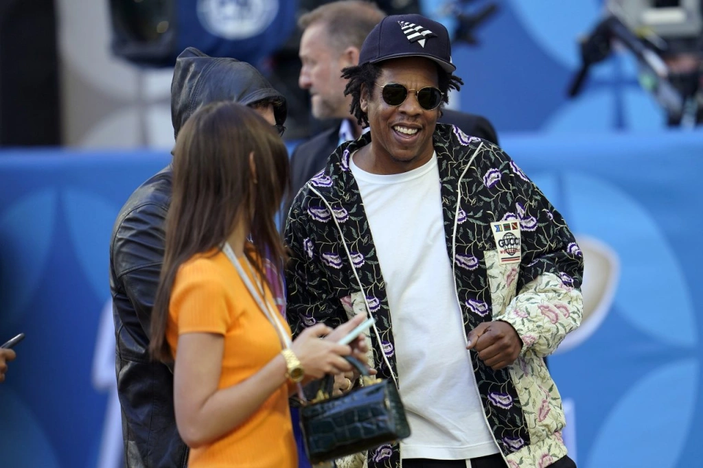 Prvý hiphopový miliardár Jay-Z ide v stopách Ashtona Kutchera. Má nový 85-miliónový fond