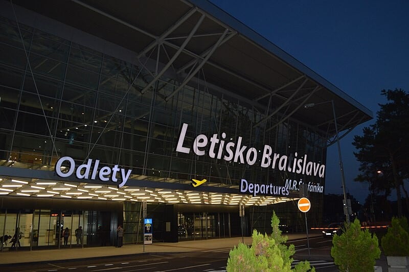 Obmedzené cestovanie. Slovensko čakajú zatvorené letiská aj dočasné hraničné kontroly