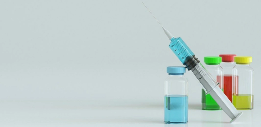 Biotechnologické firmy šprintujú k vytvoreniu vakcíny. Začali testy a získavajú milióny na výskum