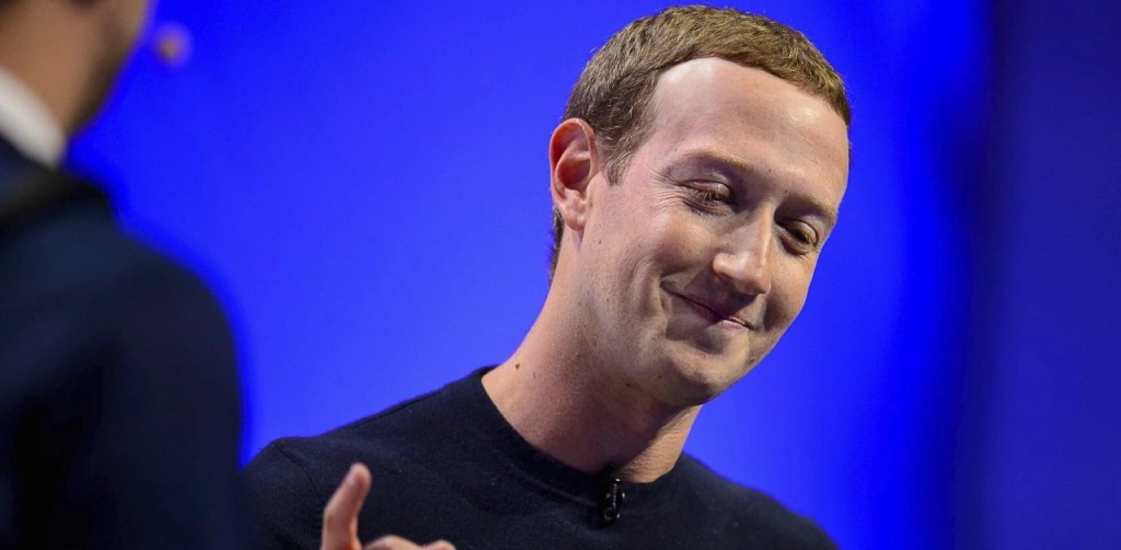 Facebook má prvýkrát v histórii menej užívateľov. A stratil 200 miliárd dolárov