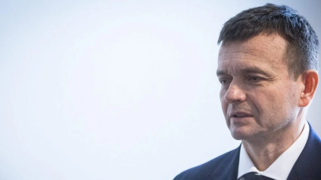 Obchody miliardárov z Penty: Dr. Max druhé miesto nestačí, stratovej IT firmy sa zbavili