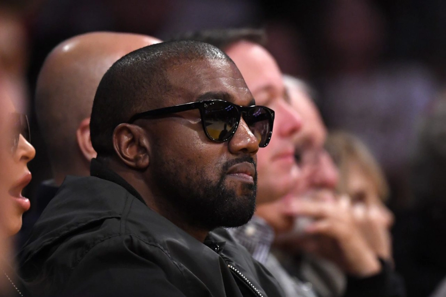 Adidas ukončil spoluprácu s Kanye Westom. Prekážajú im jeho antisemitské výroky