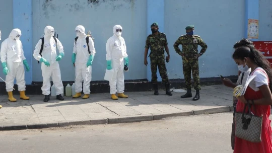 Slovák zo Srí Lanky: Domáci sú majstri v predbiehaní sa, ale pre koronavírus rešpektujú pravidlá