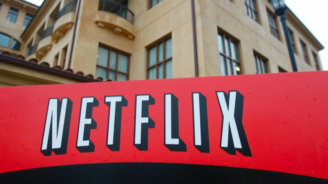 Strácajú predplatiteľov a chystajú na nich bič. Netflix hlási výsledky a novú spoluprácu