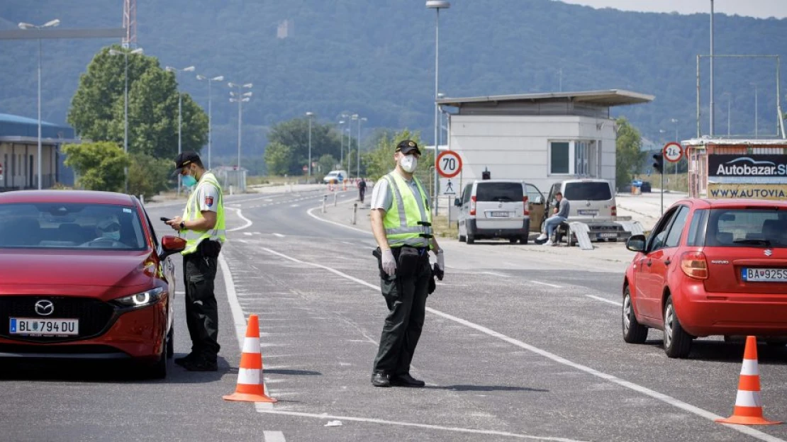 Ústavný súd pozastavil cestovateľské pravidlá, ktoré boli sprísnené pre nezaočkovaných