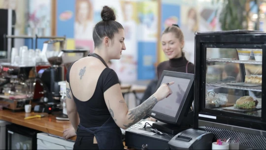 Minimálna mzda v Poľsku vzrastie na skoro 1100 eur. Ako sme na tom v porovnaní so susedmi?