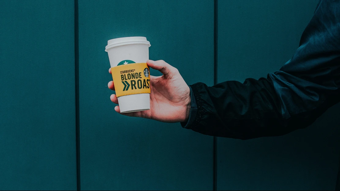 Starbucks mení stratégiu predaja. Ako sa chce prispôsobiť zmene zákazníckeho správania?
