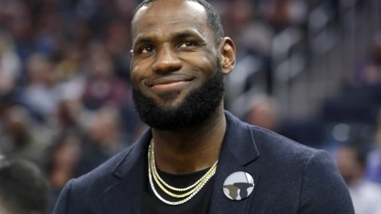 LeBron James zostáva v Lakers. Kontrakt mu vynesie takmer sto miliónov dolárov