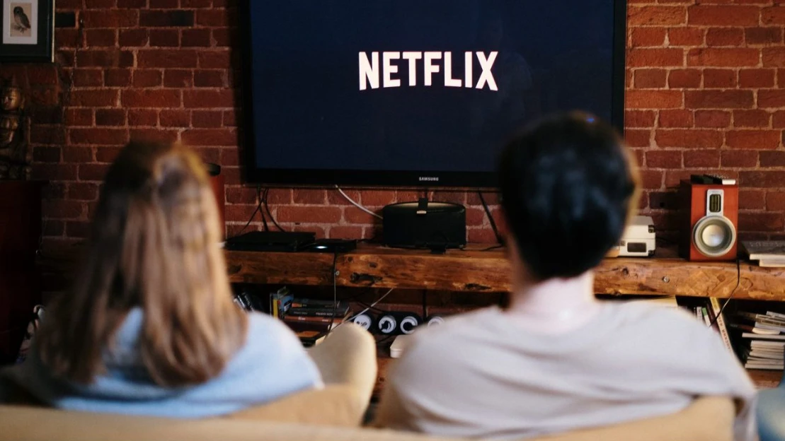 Film 365 dní, pripomínajúci porno, ovládol Netflix. Pomohol aj TikTok, kritici virálny efekt nezastavili