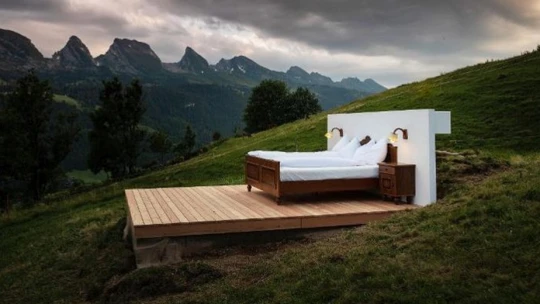 Dokonalý oddych v čase pandémie? V luxusnej hotelovej izbe bez stien aj bez strechy
