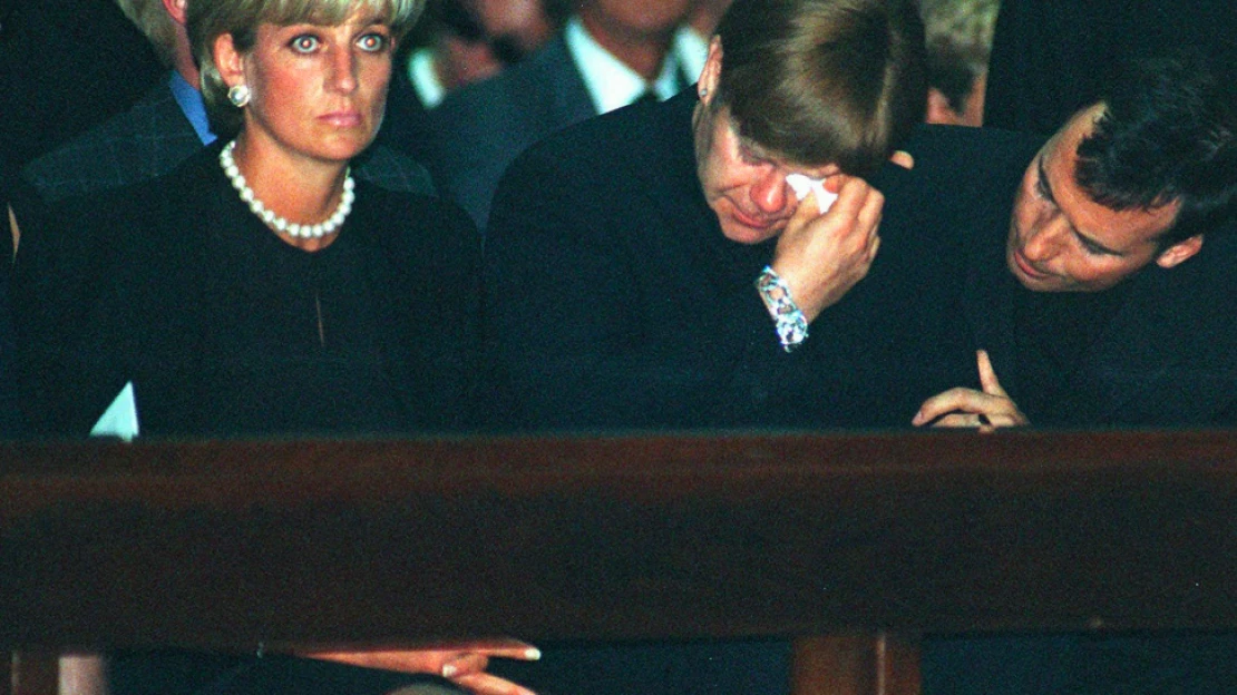 Vraždy Gucciho, Versaceho či amerických modeliek. Nový seriál mapuje zločiny vo svete módy