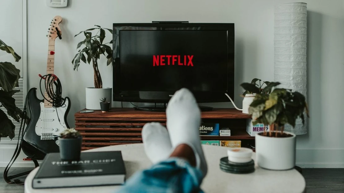 Čo sledovať na Netflixe v auguste? Forbes vyberá najočakávanejšie filmy a seriály
