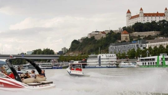 Kúpanie v slanej vode a kimči farma aj na Slovensku. 7 netradičných zážitkov v Bratislave a okolí