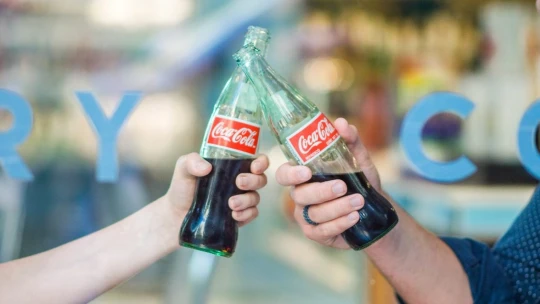 Korona zasiahla aj Coca-Colu. Tá sa rozhodla prepúšťať a reorganizovať