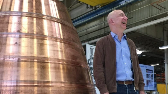 Prvý letí majiteľ. Jeff Bezos sa chystá do vesmíru na palube vlastnej rakety New Shepard