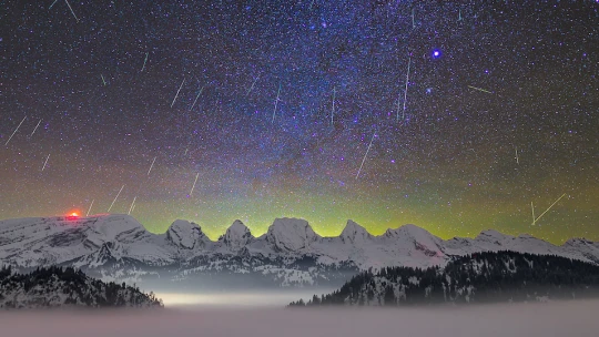 Teplo sa oblečte, čaká nás vesmírne divadlo. Geminidy rozžiaria oblohu už tento víkend