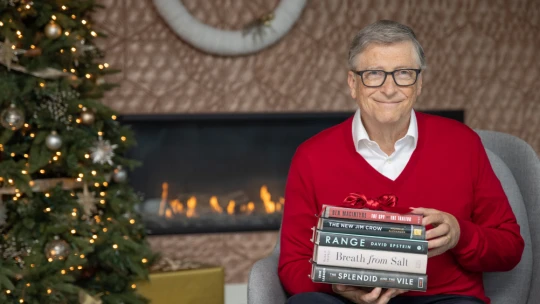 Čo číta Bill Gates: Päť tipov od miliardára &#8211; knihomoľa na „otrasný rok“