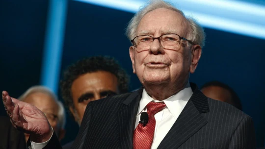 Warren Buffett varuje: Jeho index dosiahol rekordných 207 percent, akciové trhy čelia vážnemu riziku