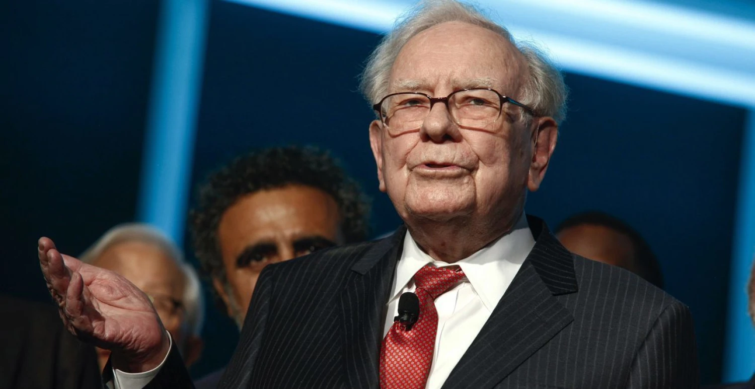 Warren Buffett varuje: Jeho index dosiahol rekordných 207 percent, akciové trhy čelia vážnemu riziku