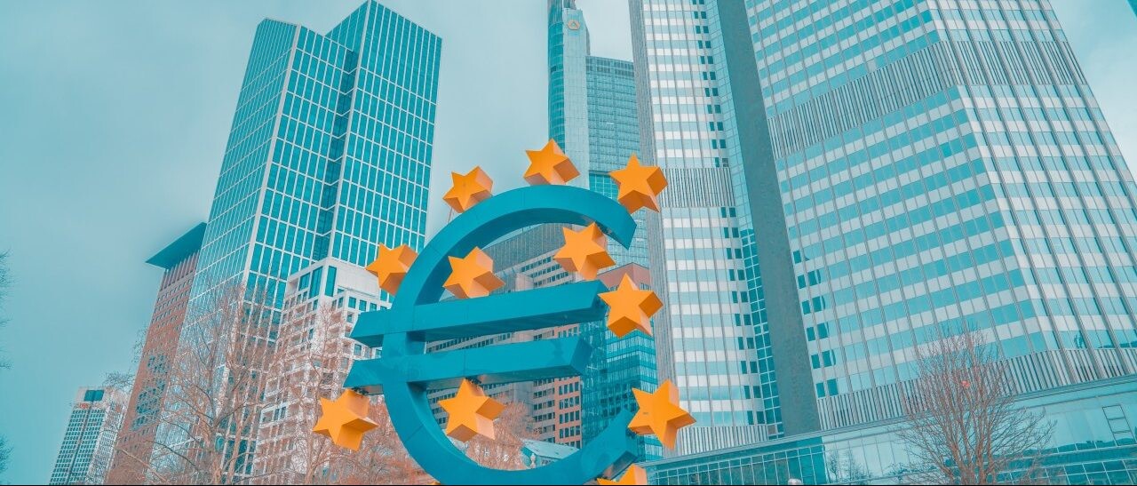 Pokles ekonomiky eurozóny bol nižší, ako sa čakalo. Slovensko ťahali autá a stavebníctvo