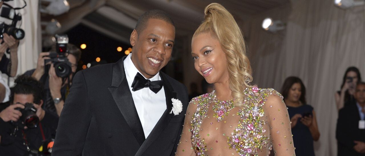 Jay-Z predal polovicu svojho šampanského Francúzom. Oplatí sa investovať do bubliniek?